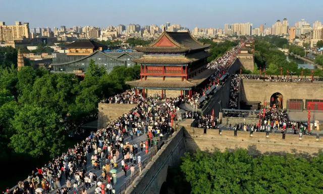 半月谈关注西安：特大城市<strong></p>
<p>链币网</strong>，这样治城