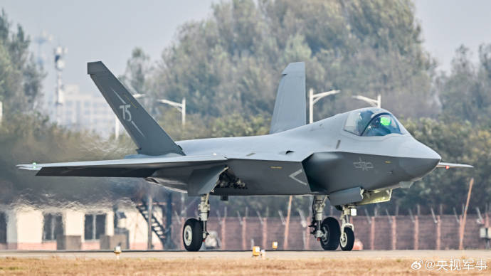 官宣！空军歼-35A图片发布<strong></p>
<p>链币网</strong>，将亮相中国航展