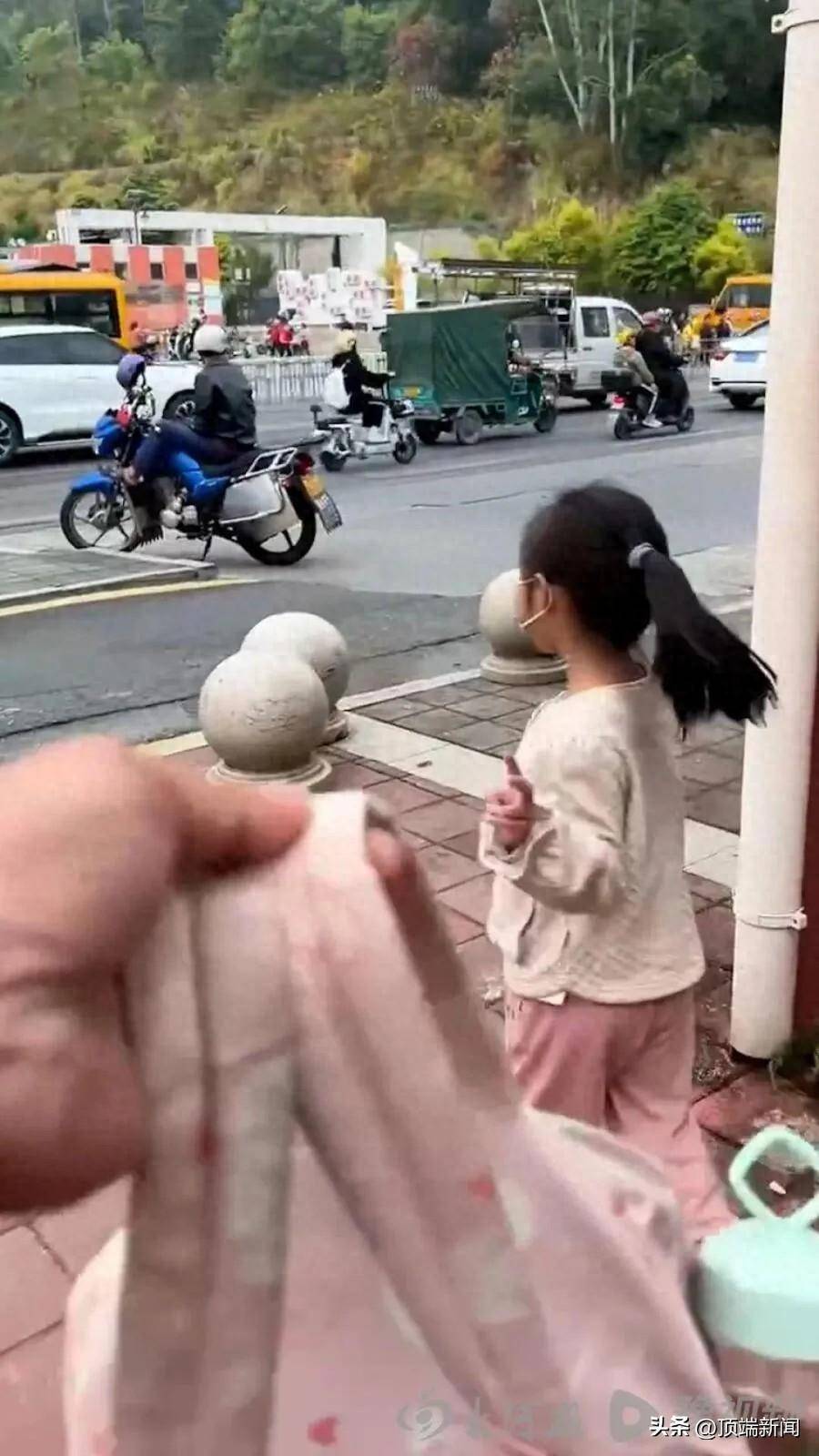 被泼开水女童返校书包现恐吓信：“再发视频<strong></p>
<p>飙升币行情</strong>，要你全家不好过”
