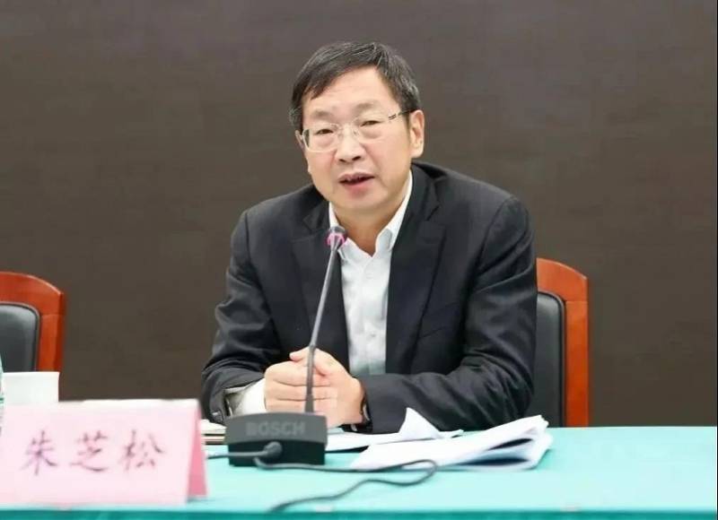 浦东新区区委书记被查<strong></p>
<p>蜜蜜币</strong>，两天前还在调研，老上司8月被判无期