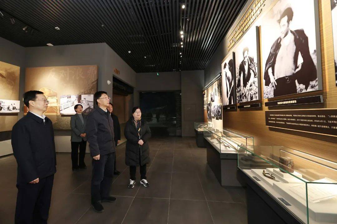履新后首日<strong></p>
<p>币圈新秀</strong>，刘宁到兰考县调研
