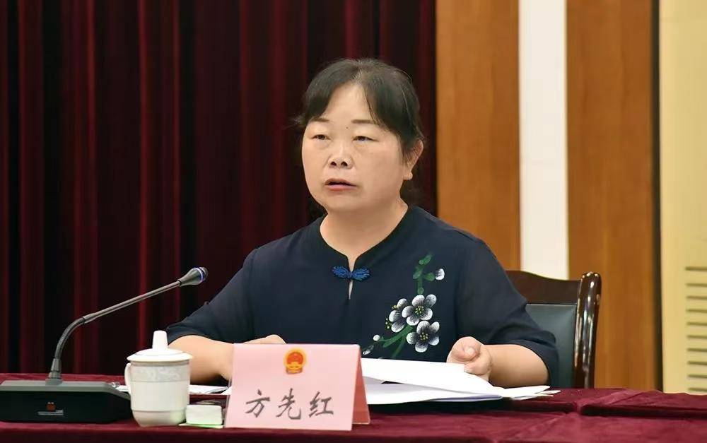 贵州两名女官员一人被决定逮捕、一人被提起公诉<strong></p>
<p>月亮币售价</strong>，二人均涉嫌受贿