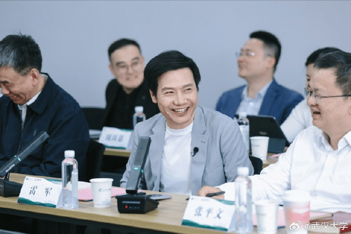 雷军回应如何保持好身材：英语不好已经让母校“蒙羞”<strong></p>
<p>名朋圈币</strong>，不能再形象欠佳