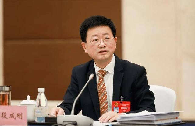 重庆：坚决拥护党中央决定<strong></p>
<p>炒币故事</strong>，深刻汲取教训
