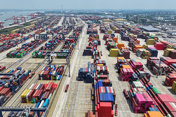 港媒：特朗普的关税政策加强了中国的决心<strong></p>
<p>果币网</strong>，中国正将危机转化为机遇