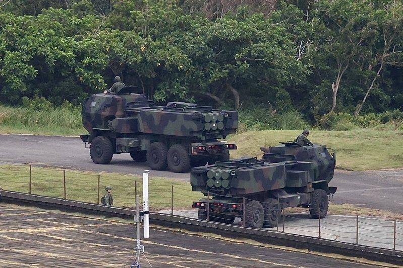 台媒：台军首次试射“海马斯”火箭炮时两度发生讯号异常<strong></p>
<p>收老币</strong>，岛内网友讽“又一场烟火秀”