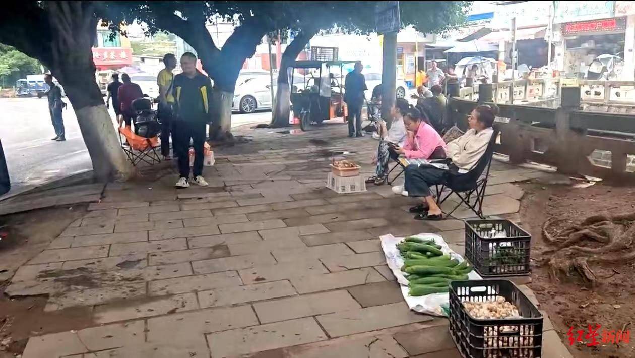 “天价”鸡枞调查：最贵卖到1800元/公斤！雨水少致产量低<strong></p>
<p>嘉信c币</strong>，多地价高客少