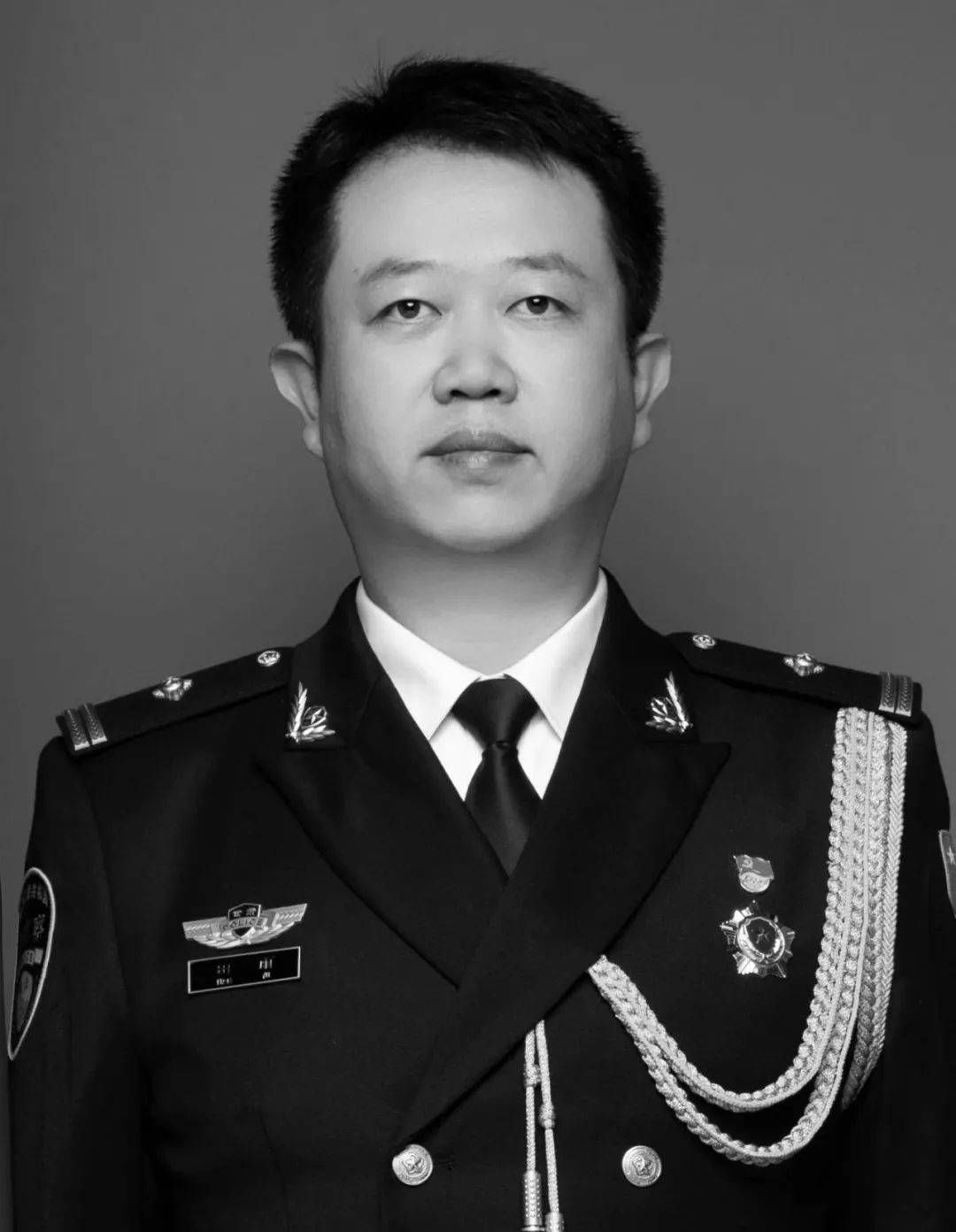 田雨经抢救无效<strong></p>
<p>闪链币</strong>，不幸去世！年仅45岁