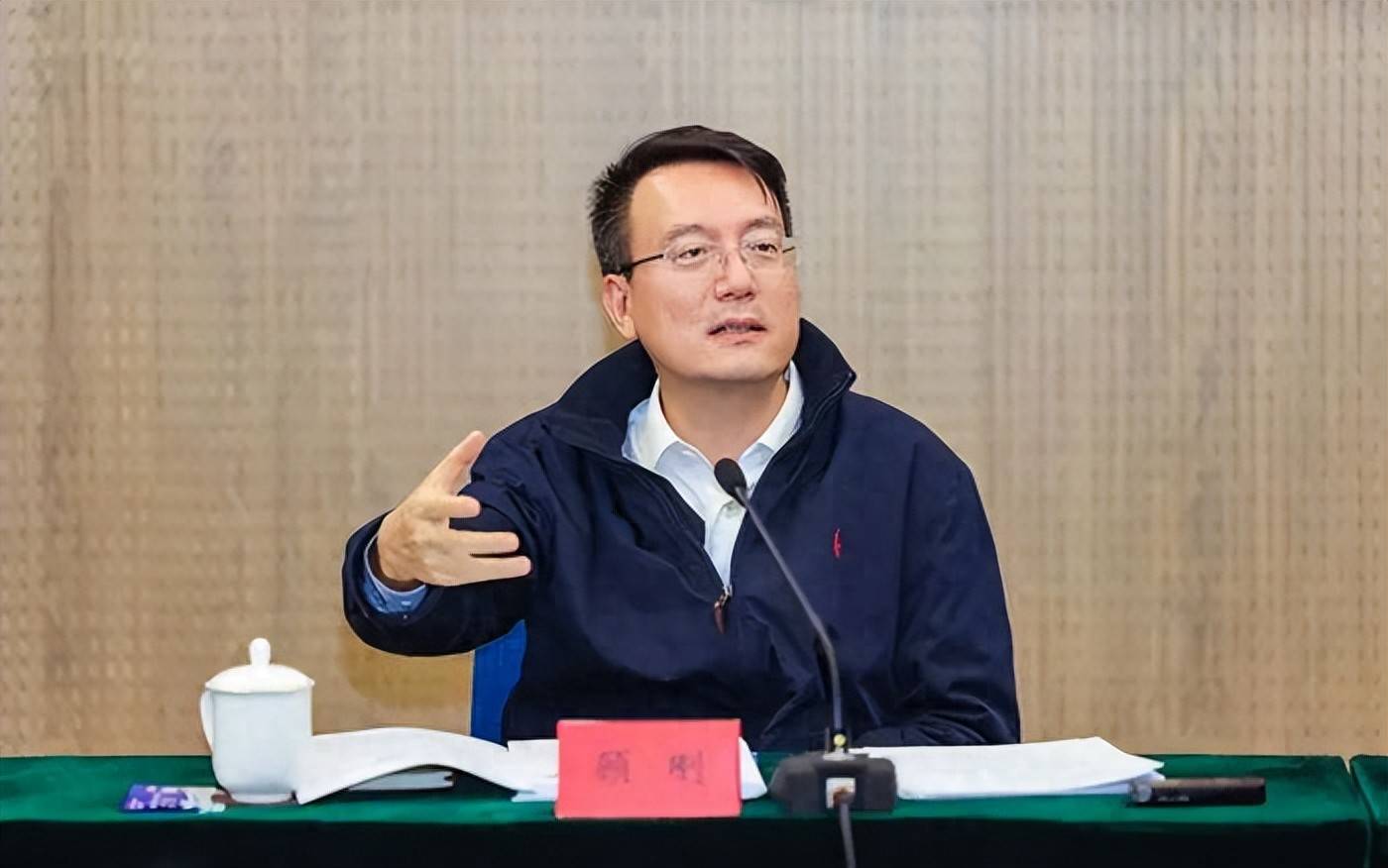 <strong></p>
<p>币圈搬砖神器</strong>他或将成为全国副省级城市政府最年轻“一把手”