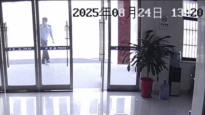 安徽一钓鱼佬钓到一条1米长20斤的“大鱼”<strong></p>
<p>炒币亏钱</strong>，赶紧送到派出所，民警：放生！