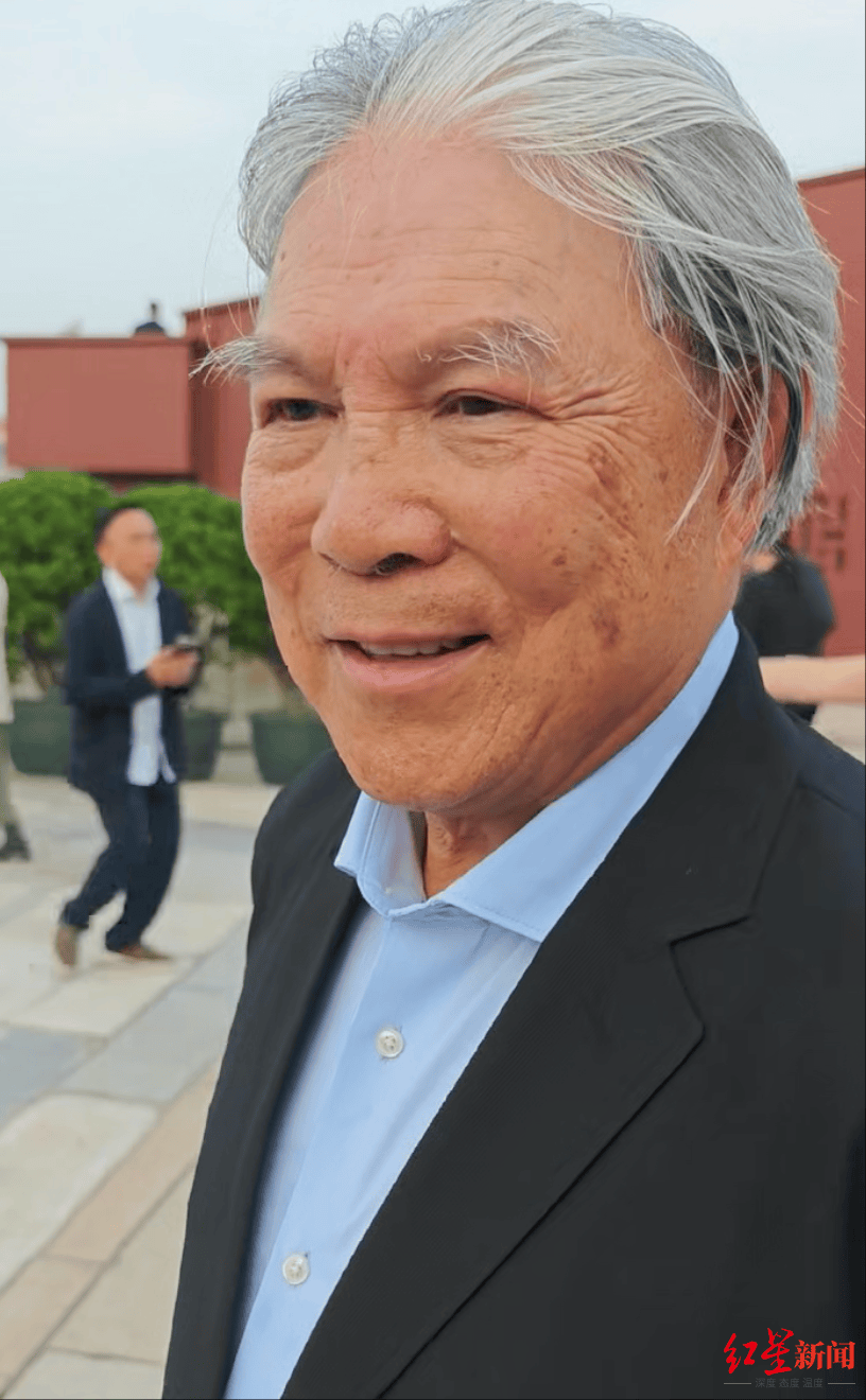 霍震霆：在阅兵仪式中<strong></p>
<p>校币</strong>，看到了国家的国防能力和国家发展