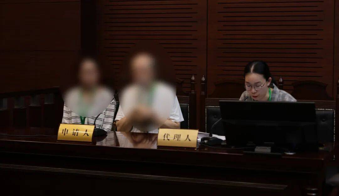 母亲病逝<strong></p>
<p>币圈历史</strong>，生父不明，留下一双女儿谁来监护？八旬外祖父诉至法院：我来！