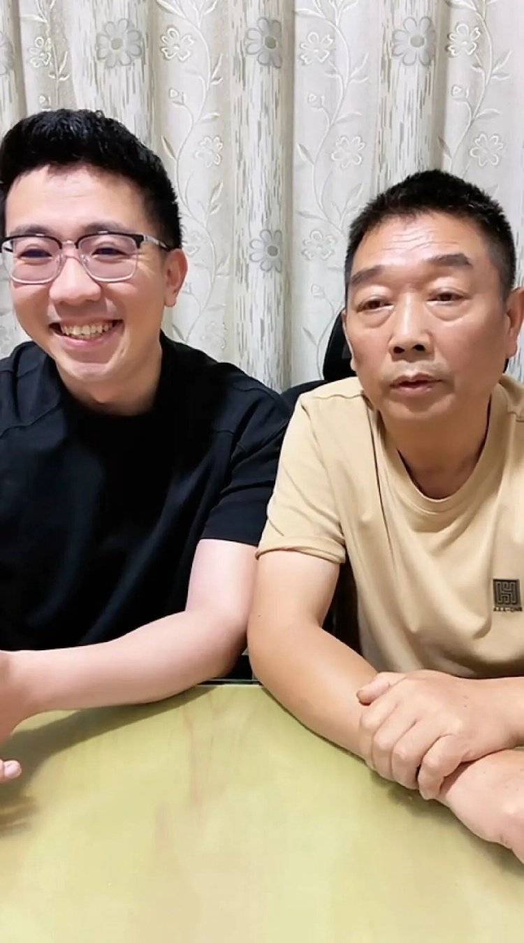 章莹颖男友国庆探望章父并协助直播<strong></p>
<p>极特币交易</strong>，网友劝其早点结婚，本人回应