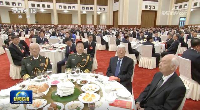 今年的国庆招待会<strong></p>
<p>极特币交易</strong>，有几个重要信息