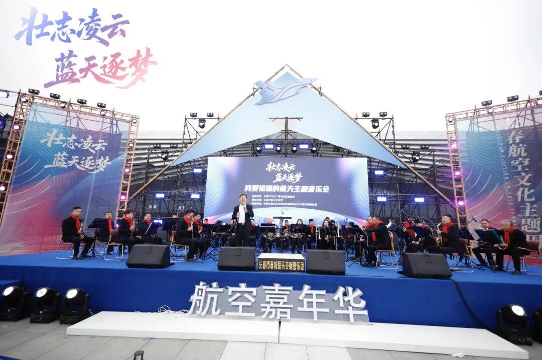 DNA彻底动了!全场跟唱<strong></p>
<p>夜币</strong>,这氛围太顶了!