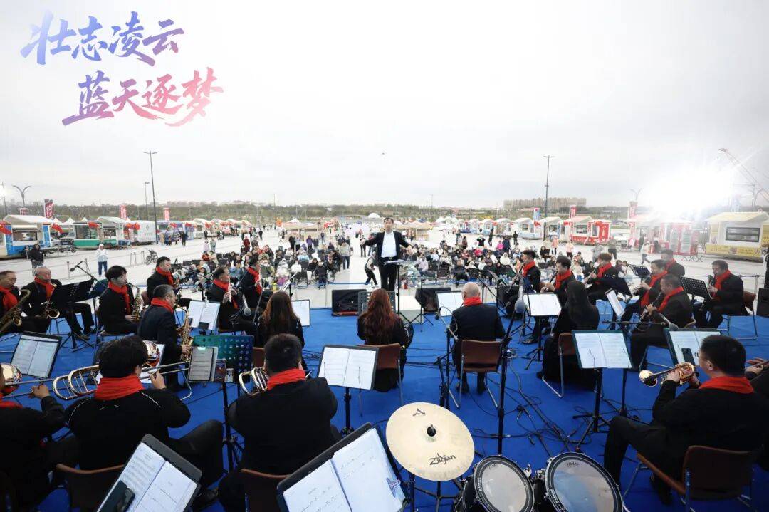 DNA彻底动了!全场跟唱<strong></p>
<p>夜币</strong>,这氛围太顶了!