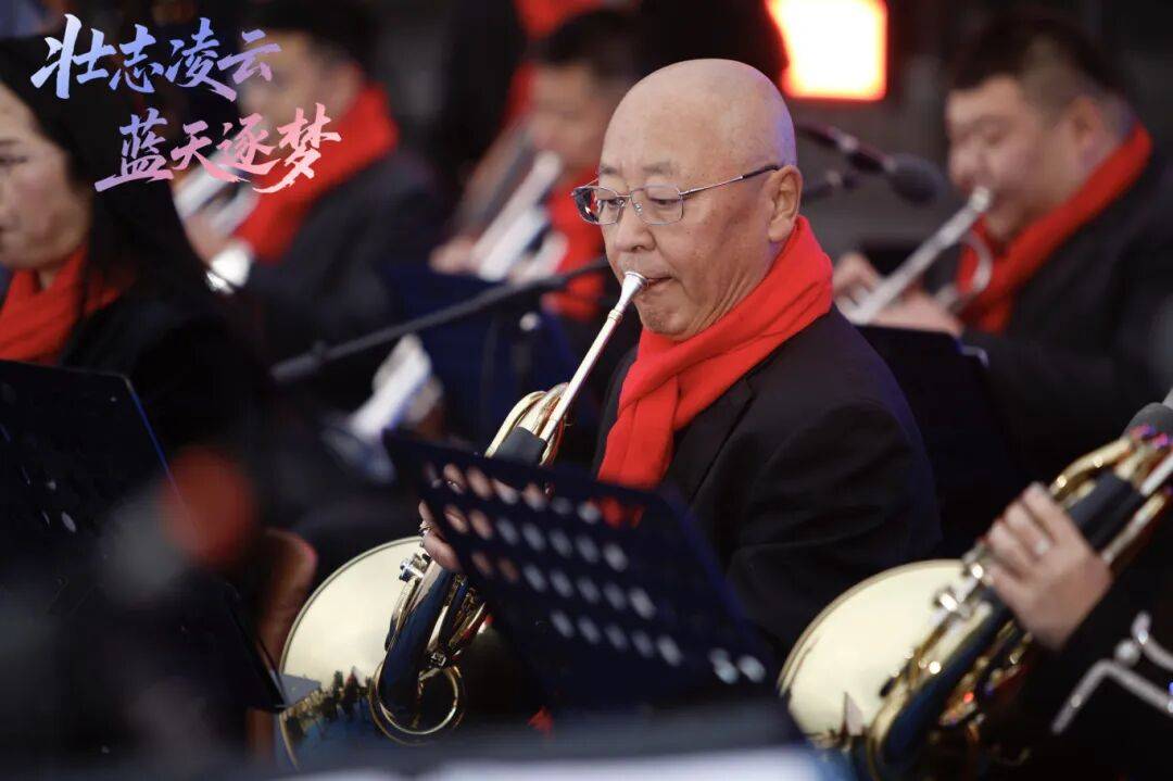 DNA彻底动了!全场跟唱<strong></p>
<p>夜币</strong>,这氛围太顶了!