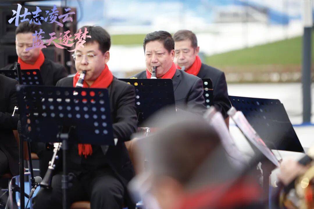 DNA彻底动了!全场跟唱<strong></p>
<p>夜币</strong>,这氛围太顶了!