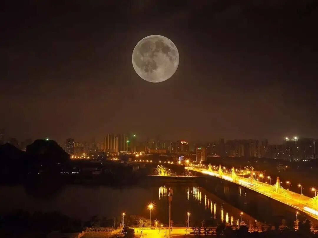 没有什么能阻挡！今天<strong></p>
<p>夜币</strong>，广西人就是要回家！