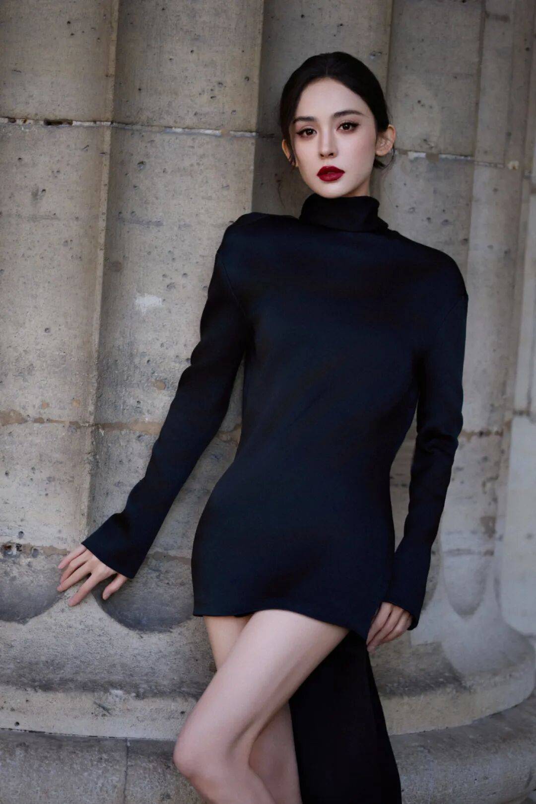 时装周上的女明星<strong></p>
<p>夜币</strong>，秋冬氛围感一键封顶！