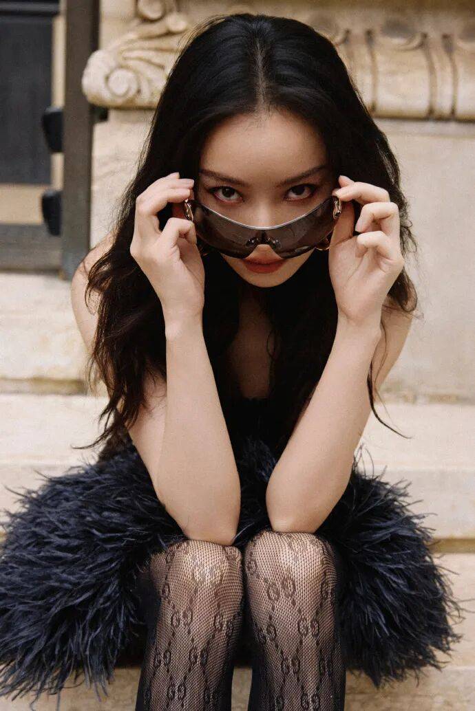 时装周上的女明星<strong></p>
<p>夜币</strong>，秋冬氛围感一键封顶！