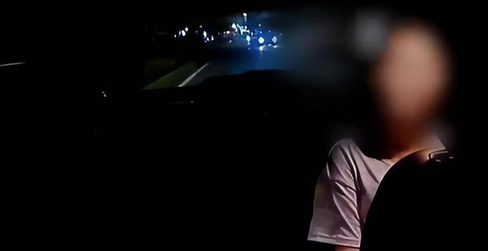 女子打车不给高速过路费<strong></p>
<p>打币子</strong>，扬言“没钱我不给，有钱我也不给” ！司机将其送回起点