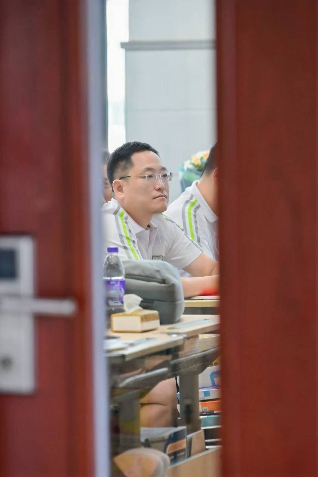 那个让老师骄傲的“调皮”班级！30年同学聚会<strong></p>
<p>洪币交易</strong>，还伴有一封来自贵州的感谢信