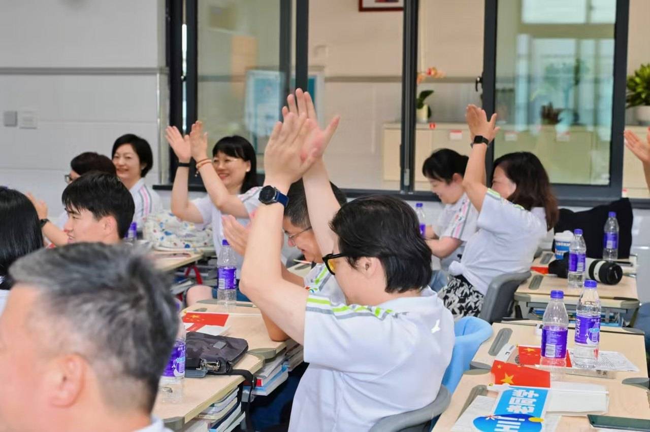 那个让老师骄傲的“调皮”班级！30年同学聚会<strong></p>
<p>洪币交易</strong>，还伴有一封来自贵州的感谢信