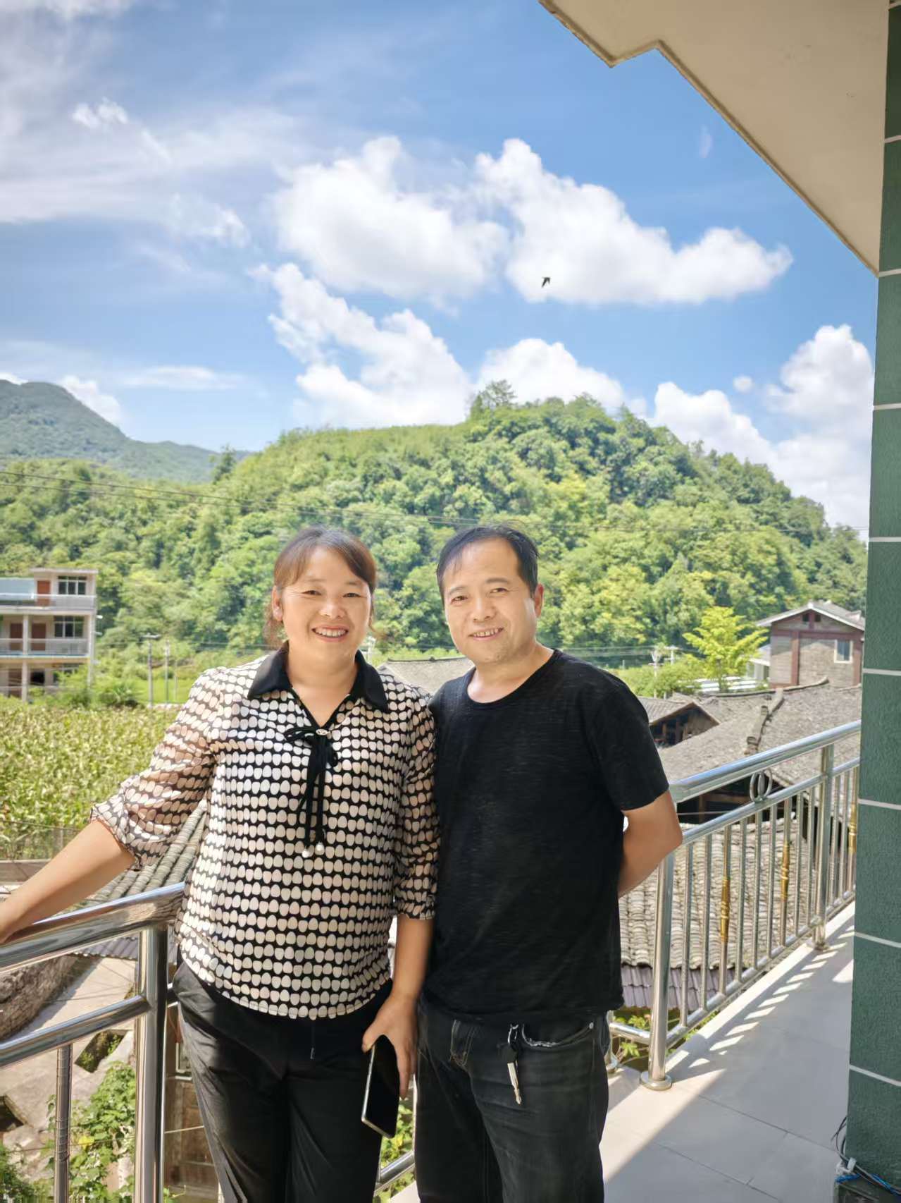 那个让老师骄傲的“调皮”班级！30年同学聚会<strong></p>
<p>洪币交易</strong>，还伴有一封来自贵州的感谢信