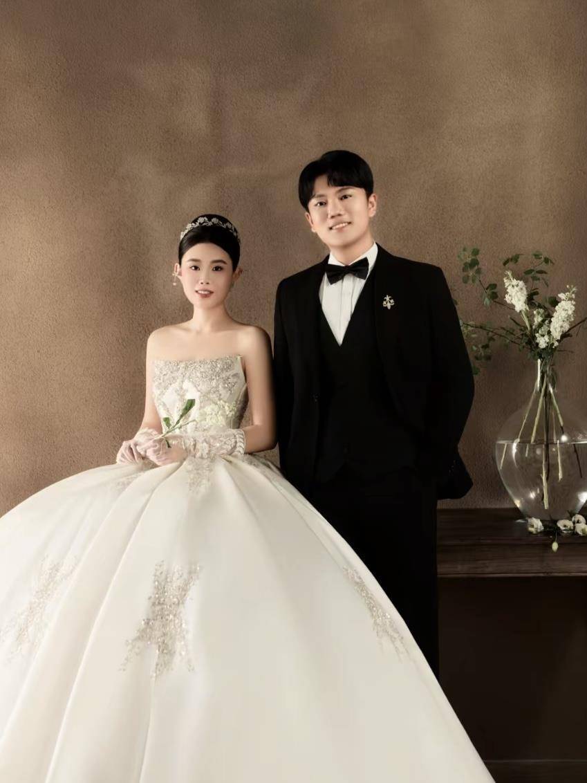 “千万富翁”解克锋儿子解清帅将举办婚礼<strong></p>
<p>星币一</strong>，解克锋：很开心，邀请了部分寻亲家长参加