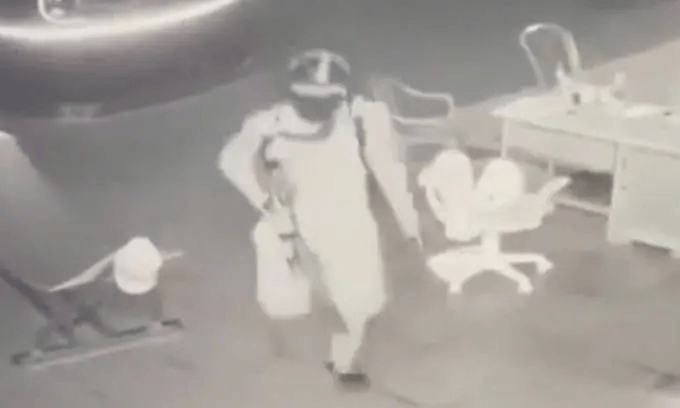 越南一家3口被枪杀<strong></p>
<p>星币一</strong>，33岁男子被警方抓获，声称“为完成游戏任务”，抢走现金折合人民币140元