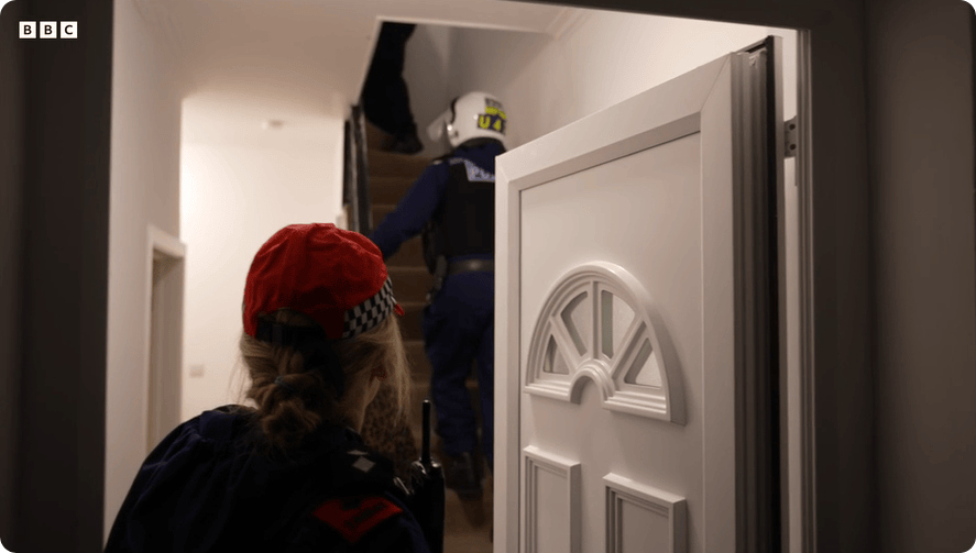 凯特患癌竟因辉瑞疫苗？伦敦4万被盗手机直飞香港<strong></p>
<p>星币一</strong>，比贩毒暴利产业链曝光…