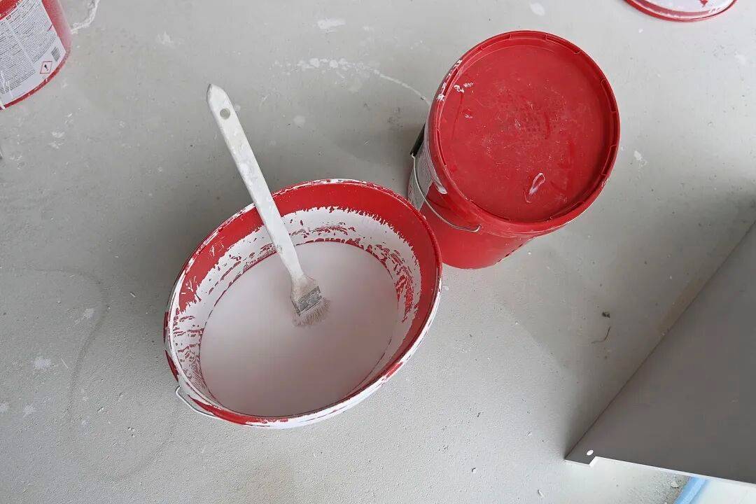 西安一名48岁油漆工地下室刷漆中毒<strong></p>
<p>币资讯</strong>,抢救四天后离世,警方已介入