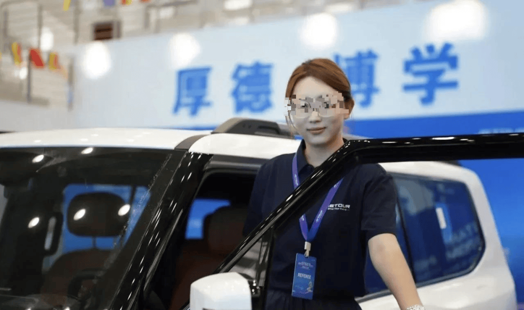 “中国两游客在马来西亚失踪”后续:男子手机定位仍在海底<strong></p>
<p>币资讯</strong>,其姐姐加急办好护照即将赴事发地