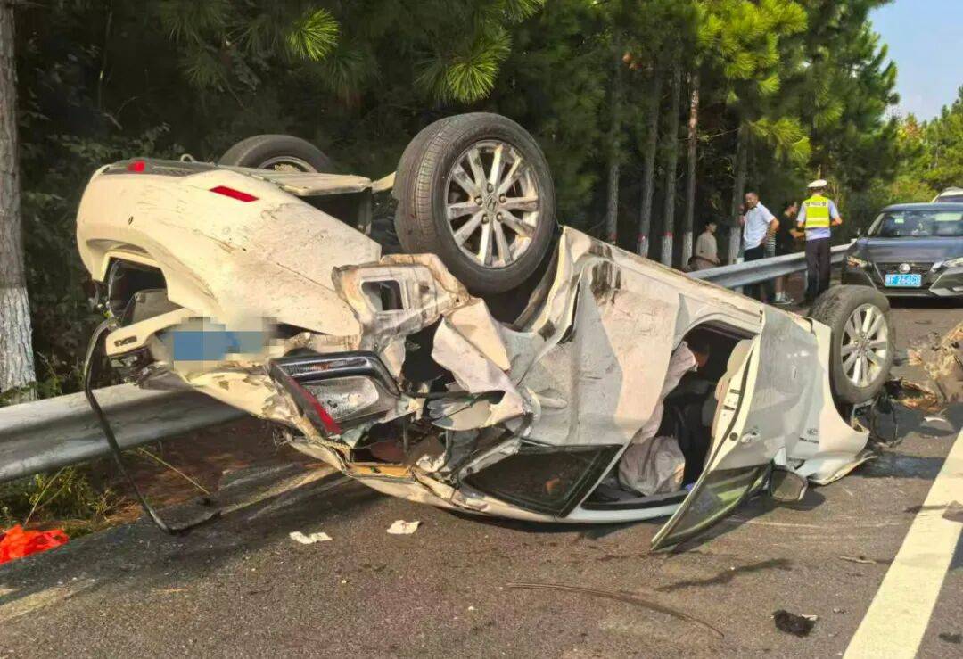 “我撒谎天打雷劈！”男子高速突然强行变道致翻车<strong></p>
<p>币资讯</strong>，反诬赖对方