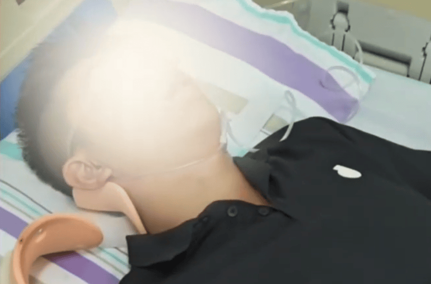 女司机撞到未拴绳的狗<strong></p>
<p>币圈信息</strong>，同车男子遭狗主人亲友围殴！警方通报