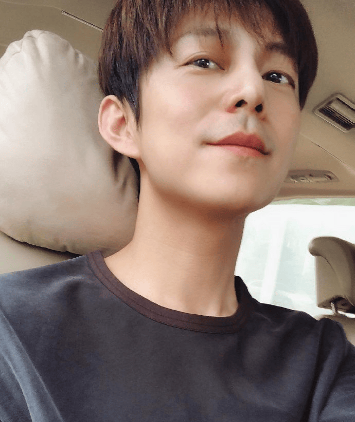 51岁何炅坦言：精力大不如前<strong></p>
<p>王莽币</strong>，我现在特别痛苦，又近视又老花