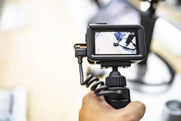 硬刚“背刺”争议<strong></p>
<p>王莽币</strong>,大疆为何主动降价?