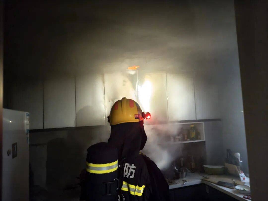 以案为鉴 | 家中起火前<strong></p>
<p>王莽币</strong>，他们都曾接到一通电话……