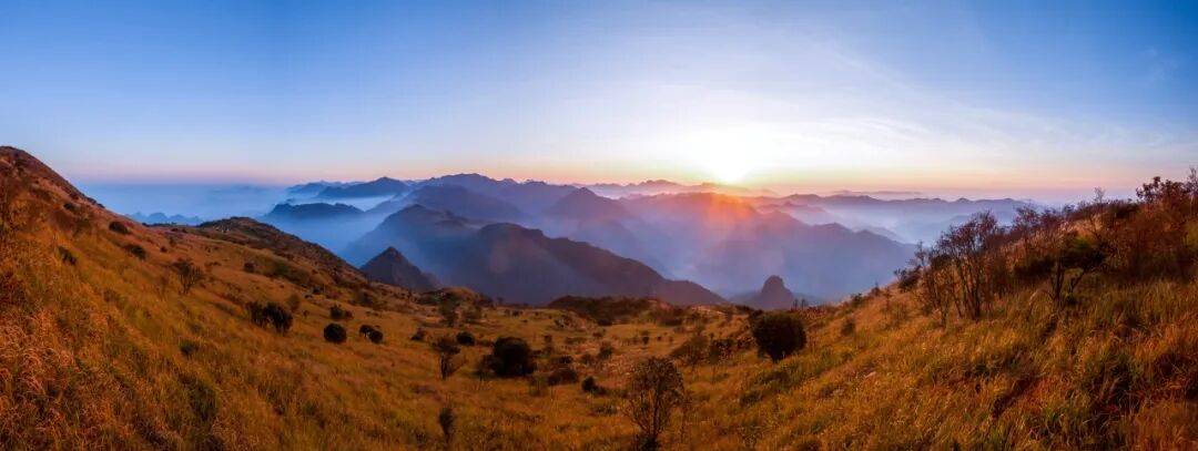 为什么年轻人迷上了爬山？ | 秋高气爽<strong></p>
<p>cbb炒币</strong>，是时候出发了→