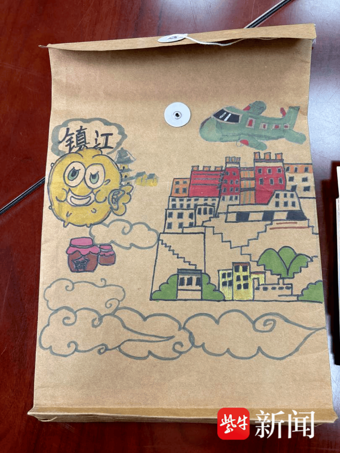 “叔叔是江苏的<strong></p>
<p>乐币区</strong>，将来一定带你们去看看！”镇江警官不忘承诺，四次组织近百名藏区学子来苏研学