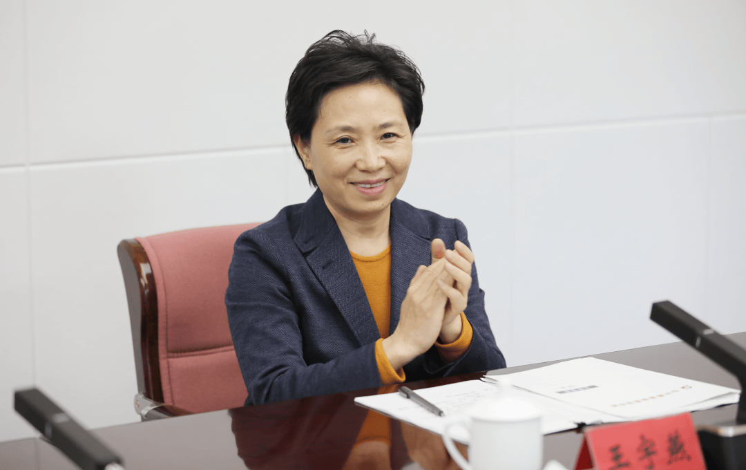 王宇燕<strong></p>
<p>币得云</strong>，已任中华全国供销合作总社理事会主任