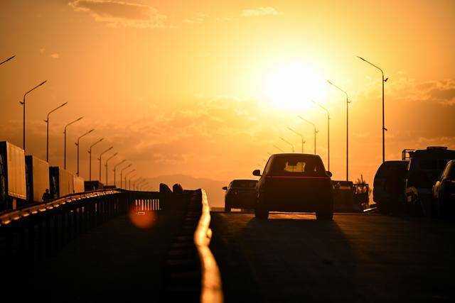 青年说 | 到中亚<strong></p>
<p>老币兑换价格表</strong>,奔赴一场激动人心的“探秘”