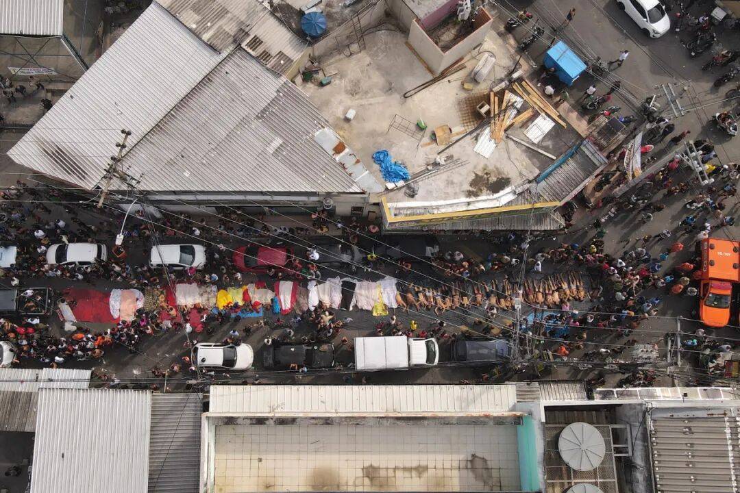 巴西强力“剿匪”！里约热内卢警匪激战<strong></p>
<p>农场v币</strong>，已有120多人死亡，总统卢拉发声，现场画面曝光→