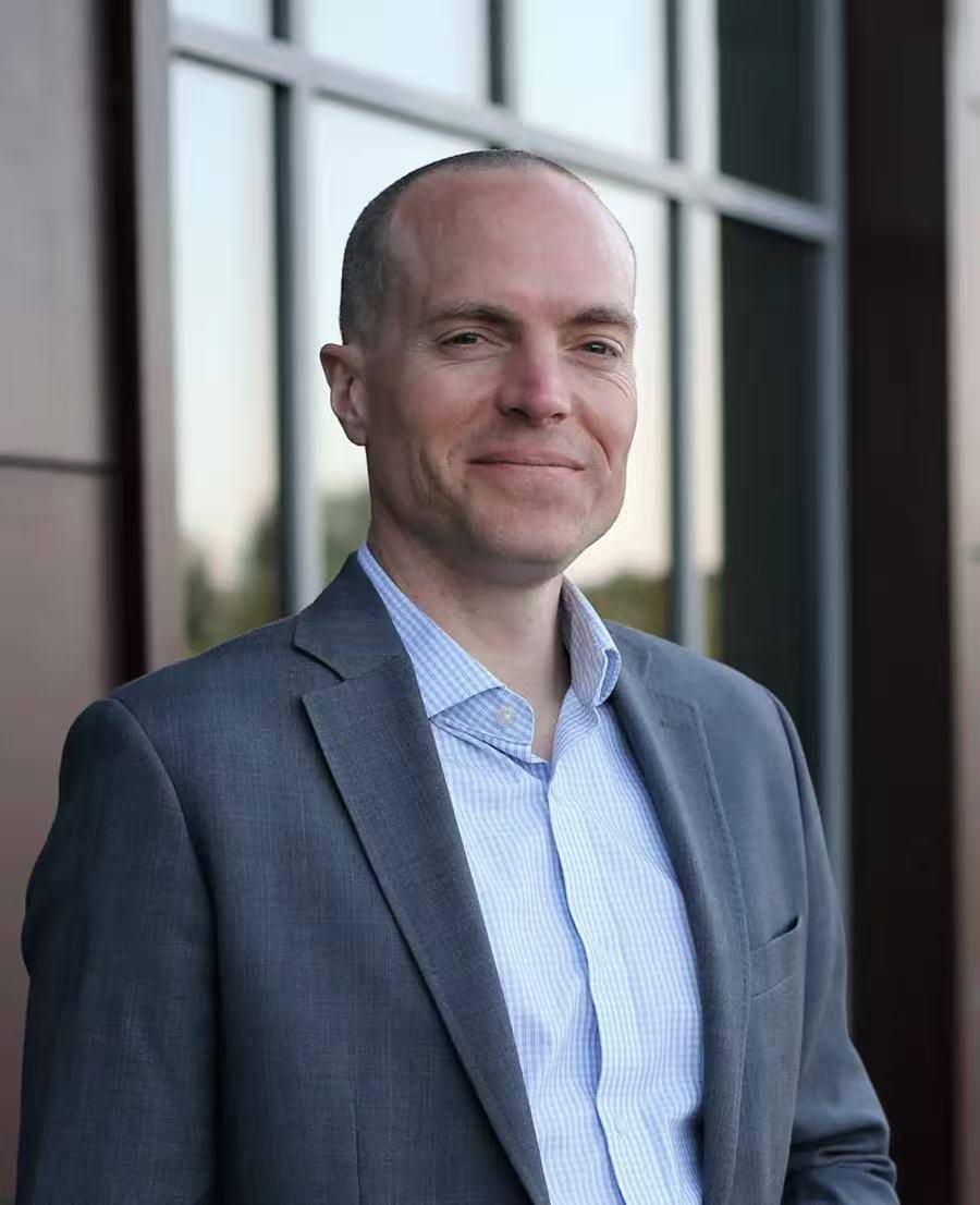 美籍校长与儿子老挝度假<strong></p>
<p>链和币</strong>，遭5厘米长“杀人蜂”袭击，全身被蜇100多处双双殒命