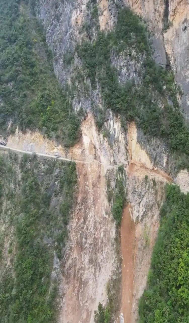 重庆网红“挂壁公路”垮塌<strong></p>
<p>微爱农场彩虹币</strong>，附近村民外出绕行已半月盼修复，当地：已完成排危，正在修