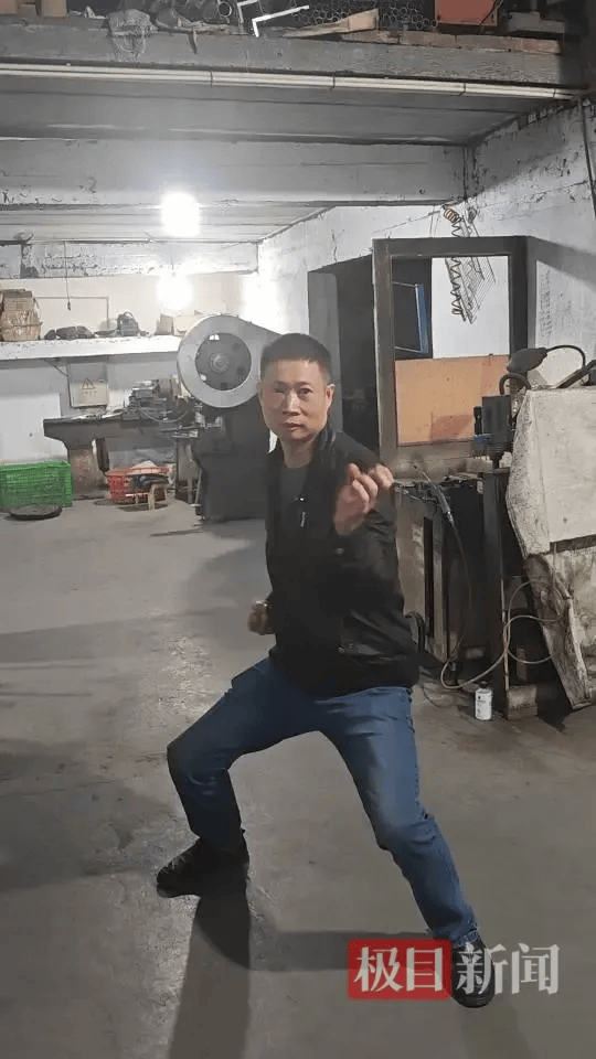 “传家锅”工厂账号粉丝已超260万<strong></p>
<p>亚泰坊币</strong>,对话锅厂负责人傅家兄弟:30年老锅依然能用,证明当年造锅选择是对的