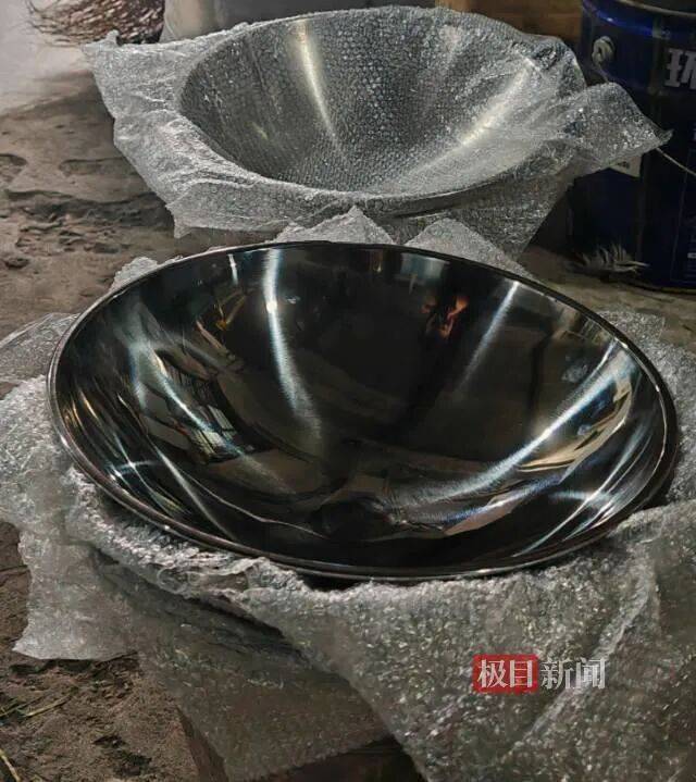 “传家锅”工厂账号粉丝已超260万<strong></p>
<p>亚泰坊币</strong>,对话锅厂负责人傅家兄弟:30年老锅依然能用,证明当年造锅选择是对的