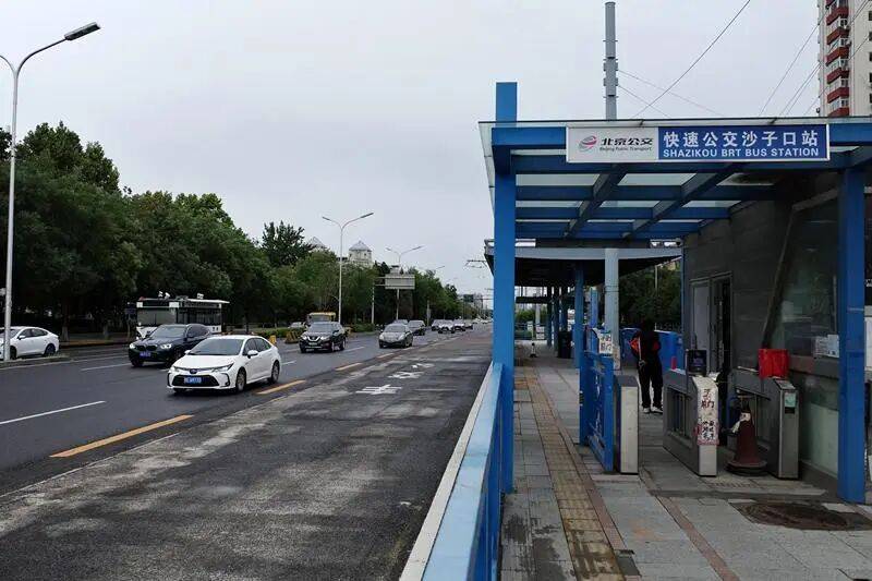 北京快速公交1路前门等4处站台将拆除，终点站迁至南二环外