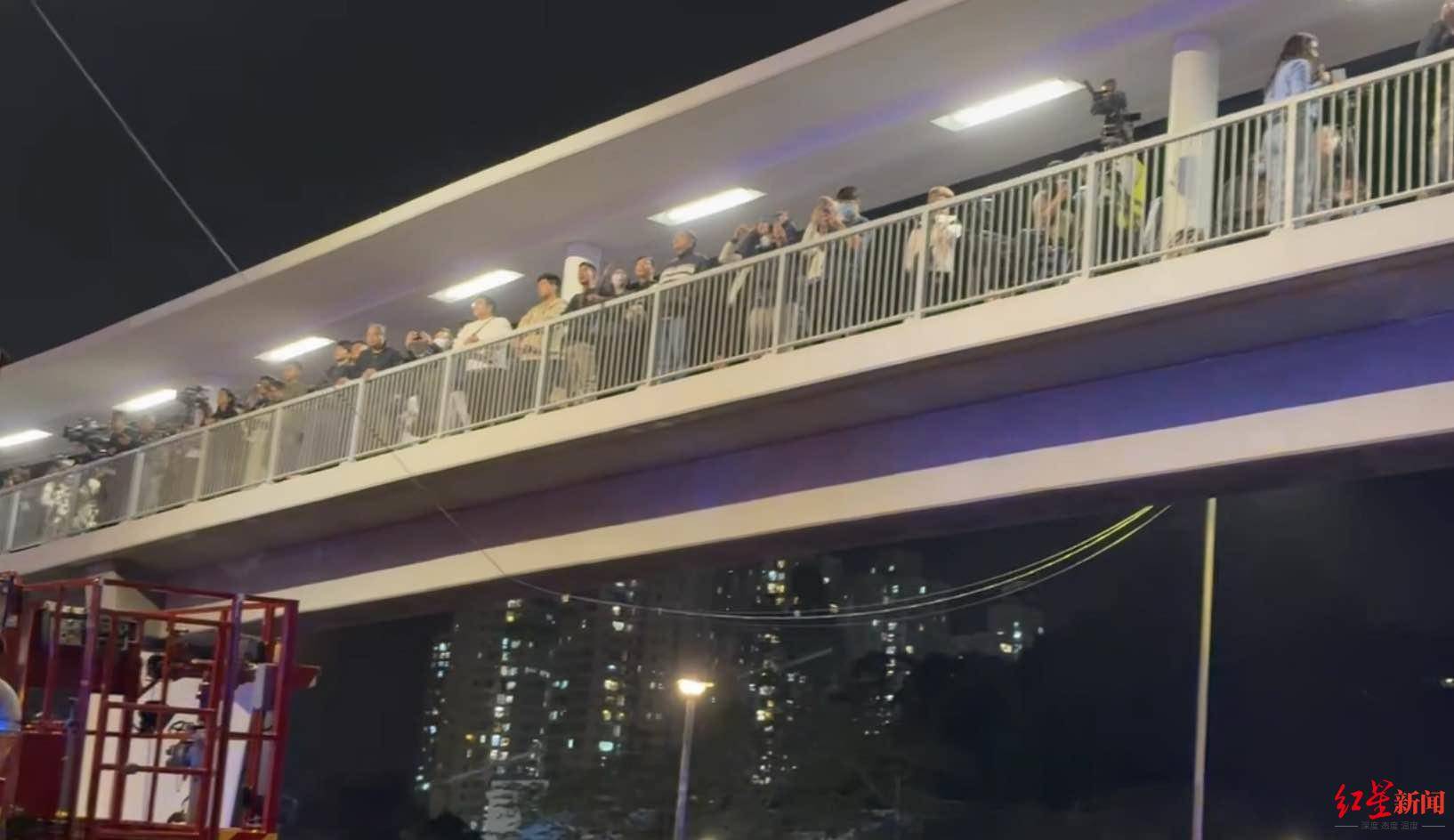 红星新闻实探香港宏福苑大火现场：警员称第一次遇到这么大火<strong></p>
<p>币圈的社区</strong>，餐厅老板自发为救援人员送餐